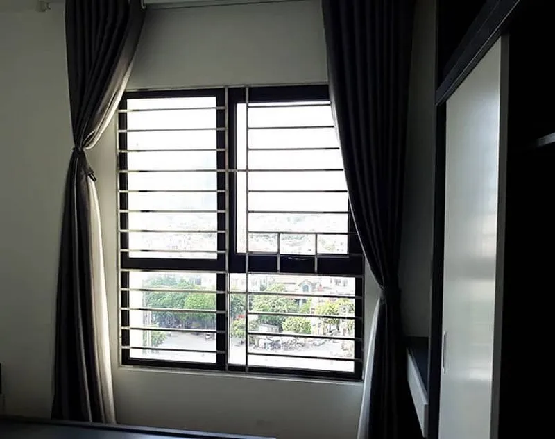 Lắp đặt song cửa sổ inox bảo vệ trẻ nhỏ