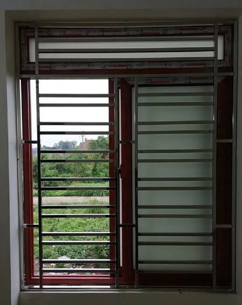 Mẫu song cửa sổ inox dễ lắp đặt, phù hợp nhiều kích cỡ