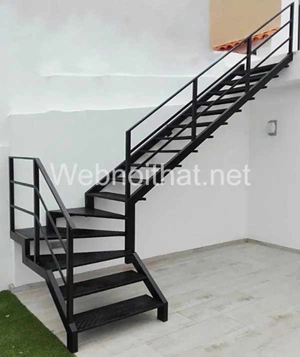 Mẫu cầu thang gác lửng bằng sắt hộp