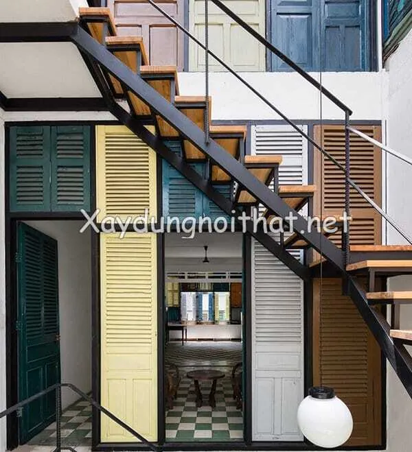 Mẫu cầu thang sắt gác lửng đơn giản