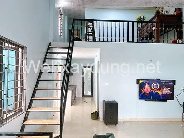 Cau thang sat gac lung 28
