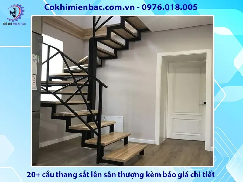 Cầu thang sắt kết hợp bậc gỗ và lan can kính