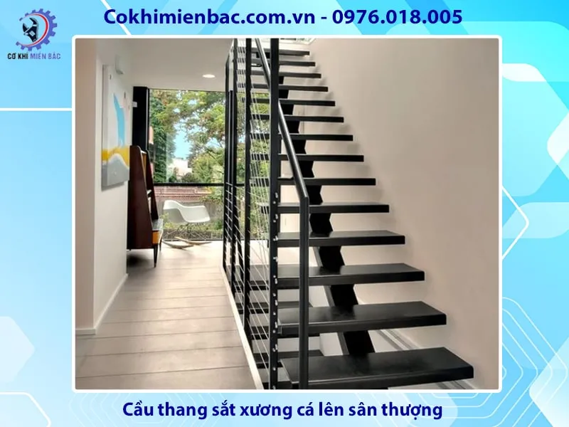 Cầu thang sắt xương cá mang lại vẻ hiện đại, thông thoáng