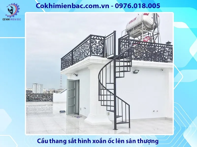 Cầu thang sắt hình xoắn ốc giúp tiết kiệm diện tích hiệu quả