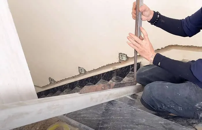 Cách đo đạc và chuẩn bị vật liệu làm cầu thang sắt chính xác