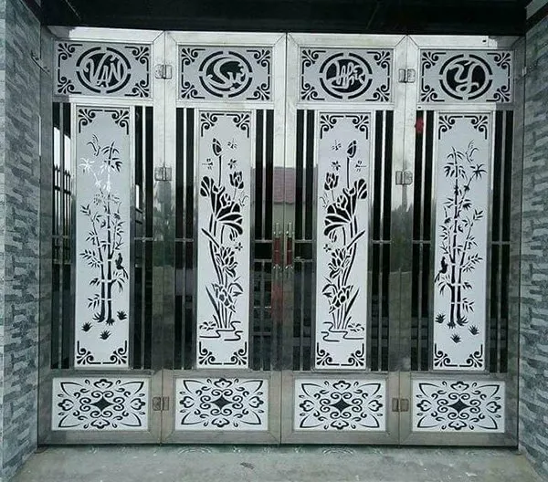 Cổng inox 4 cánh với hoa văn tinh tế