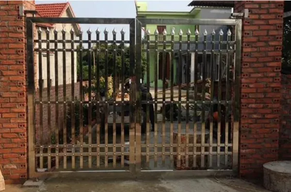 cửa cổng bằng inox