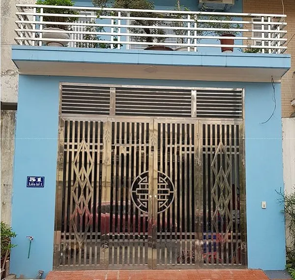cửa cổng inox 4 cánh