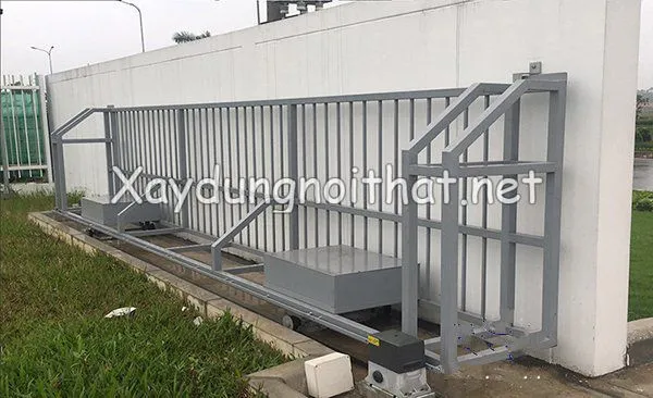Cửa cổng sắt lùa tự động tích hợp hệ thống an ninh thông minh