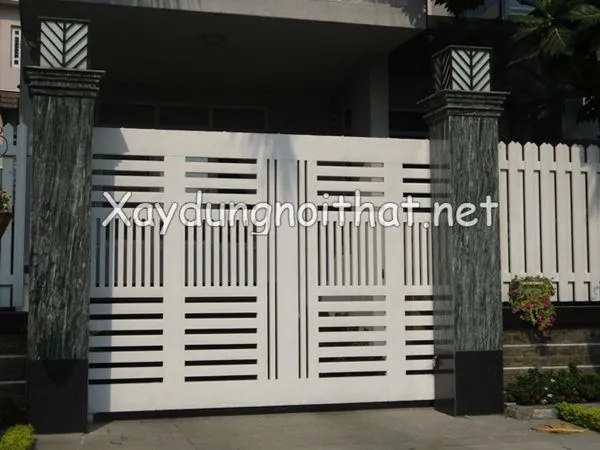 Mẫu cửa cổng sắt hộp lùa hiện đại