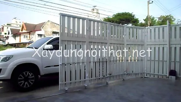 Mẫu cửa cổng sắt lùa nhiều cánh cho lối đi rất rộng