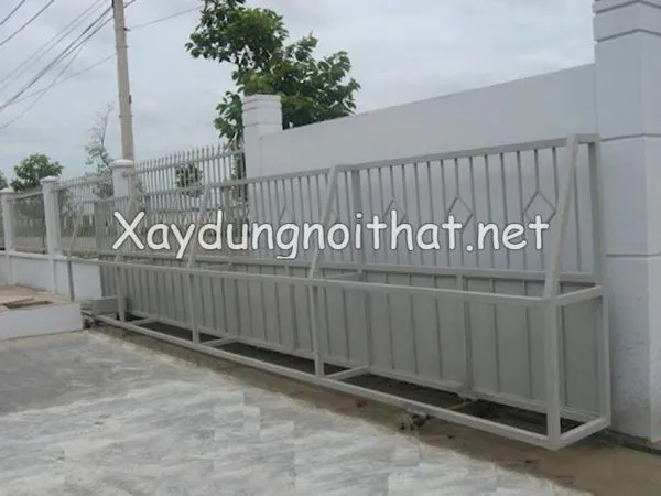 Cửa cổng sắt lùa chắc chắn cho khu vực nhà xưởng