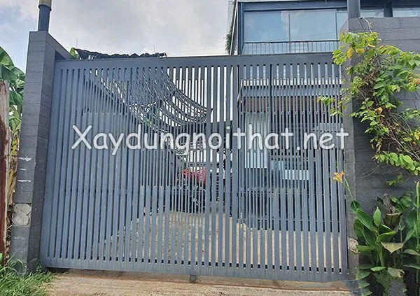 Mẫu cửa cổng sắt lùa cho biệt thự với thiết kế tinh tế