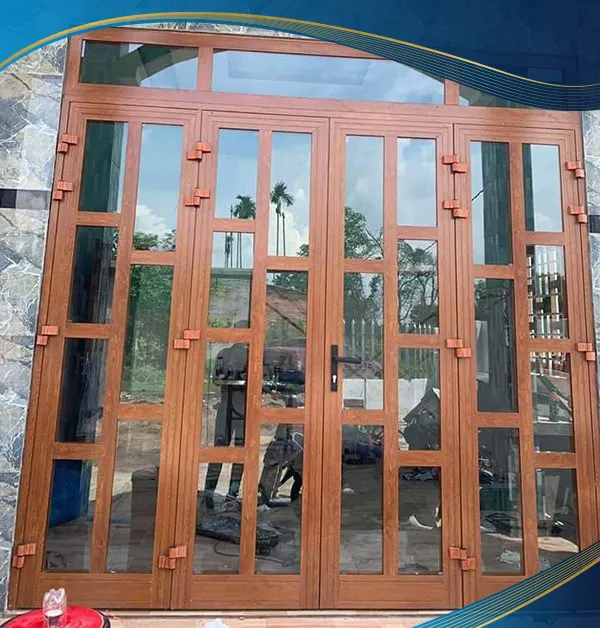 Cá»­a nhÃ´m 4 cÃ¡nh chia Ã´ mÃ u vÃ¢n gá»— má»Ÿ quay 