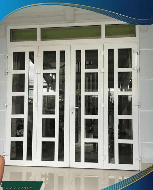 Máº«u cá»­a nhÃ´m 4 cÃ¡nh mÃ u tráº¯ng chia Ã´, thiáº¿t káº¿ má»Ÿ quay ngoÃ i