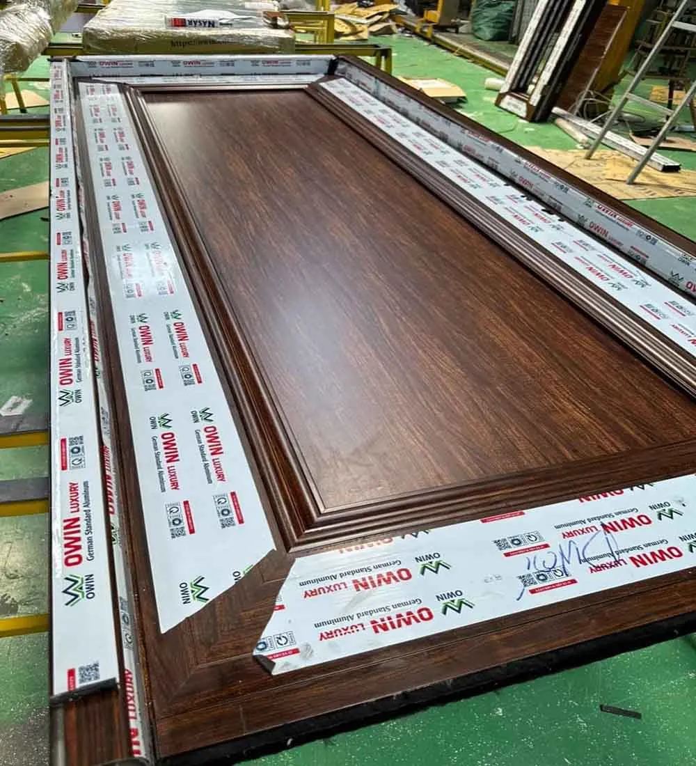 cá»­a nhÃ´m giáº£ gá»— 05