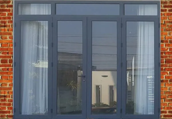 Thiết kế cửa nhôm Xingfa màu ghi xám 4 cánh sang trọng