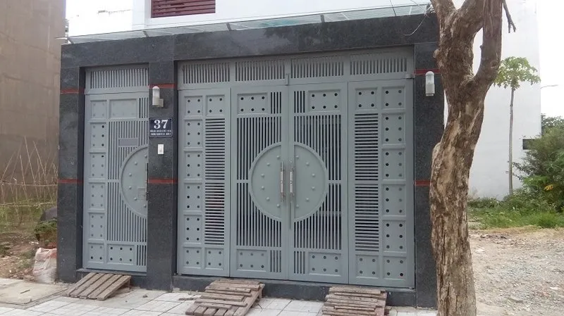 Ưu nhược điểm của các loại cổng sắt 4 cánh