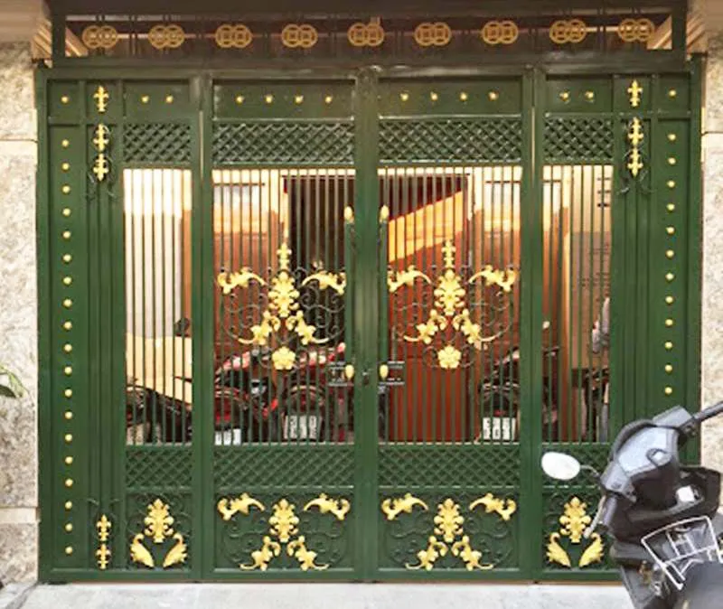 Có nên lắp đặt cổng sắt 4 cánh không và vì sao?