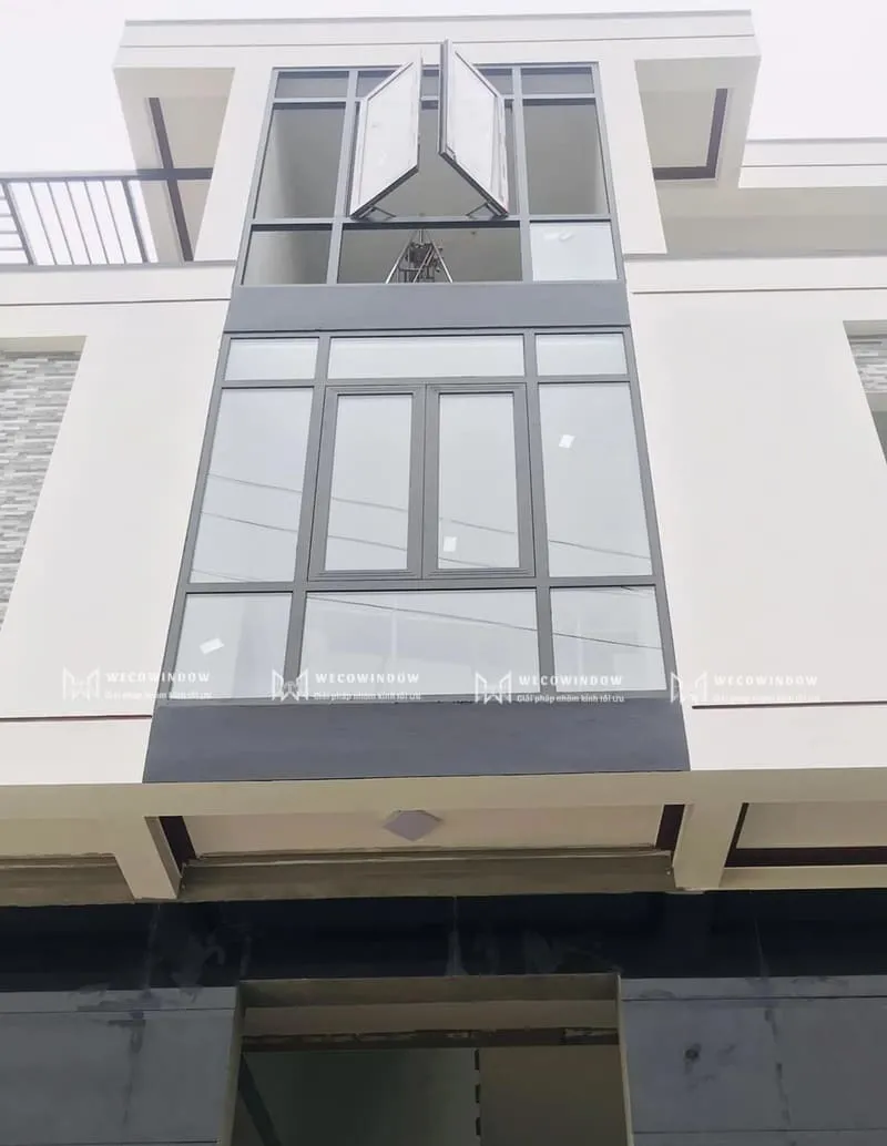 Cửa sổ nhôm kính 1 cánh. 