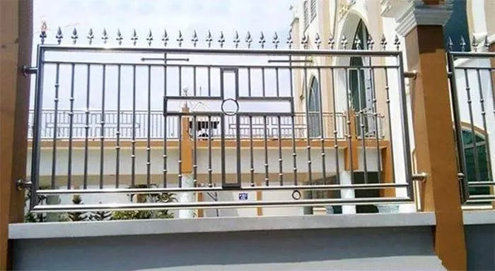 Đặc điểm nổi bật của hàng rào làm bằng vật liệu inox