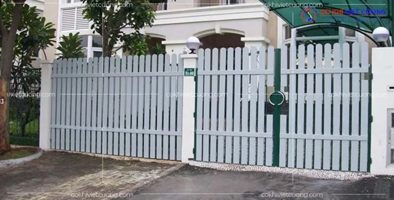 Mẫu cổng sắt hộp hiện đại kết hợp hàng rào