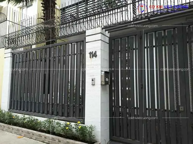 Hàng rào sắt hộp đơn giản cho biệt thự