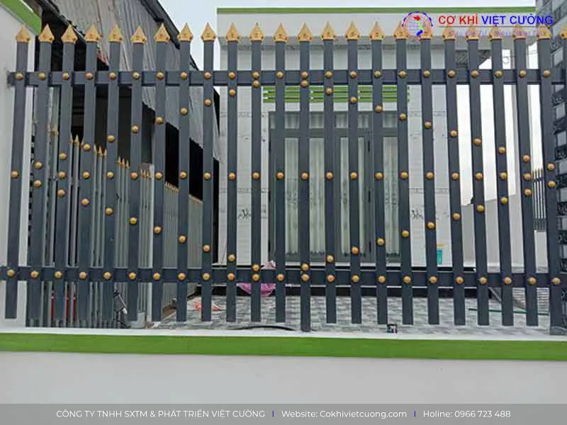 Hàng rào sắt hộp ngang và dọc kết hợp