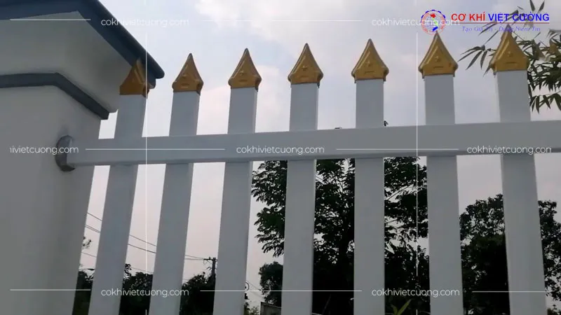 Hàng rào sắt hộp dọc thanh mảnh