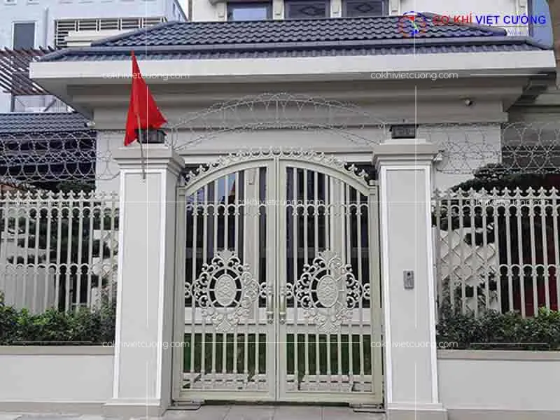 Hàng rào sắt hộp song ngang cho biệt thự