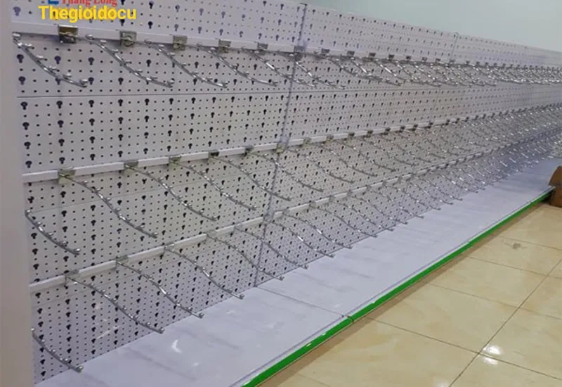 Kệ móc treo thanh lý trưng bày phụ kiện, đồ dùng nhỏ