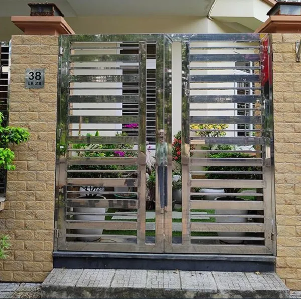 Làm cửa cổng bằng inox