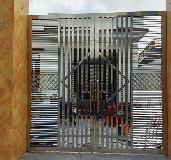Làm cửa cổng inox ở thành phố Hồ Chí Minh