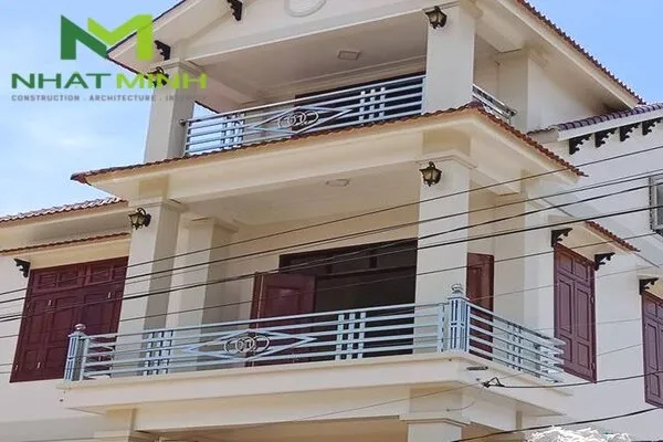 Mẫu lan can ban công inox đơn giản hiện đại