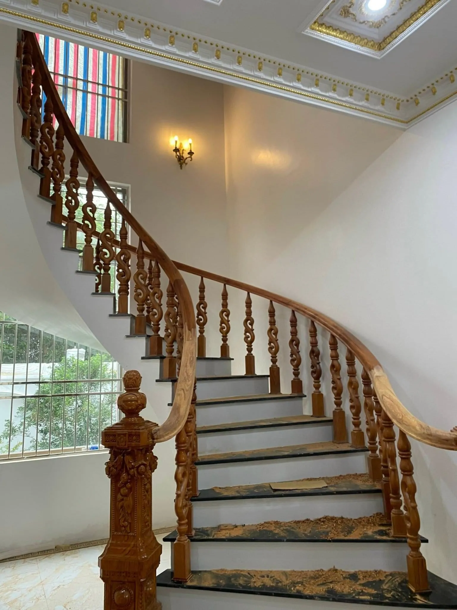 Mẫu lan can cầu thang gỗ đơn giản đẹp