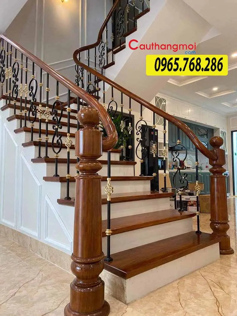 Lan can cầu thang gỗ vừa đảm bảo an toàn, vừa tăng tính thẩm mỹ cho không gian nhà.