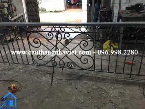 Mẫu lan can ban công sắt mỹ thuật số 45