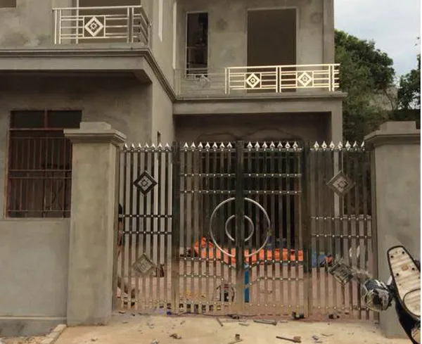 Mẫu cổng, lan can inox nhà xây mới