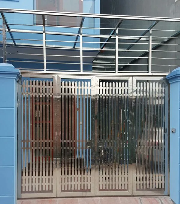 Cổng inox 4 cánh kiểu dáng truyền thống cách điệu