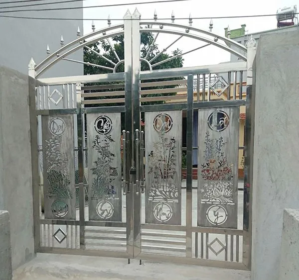 Cổng inox 4 cánh với hoa văn CNC tinh xảo