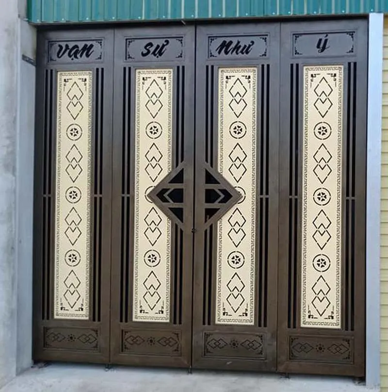 Mẫu cổng sắt 4 cánh phá cách