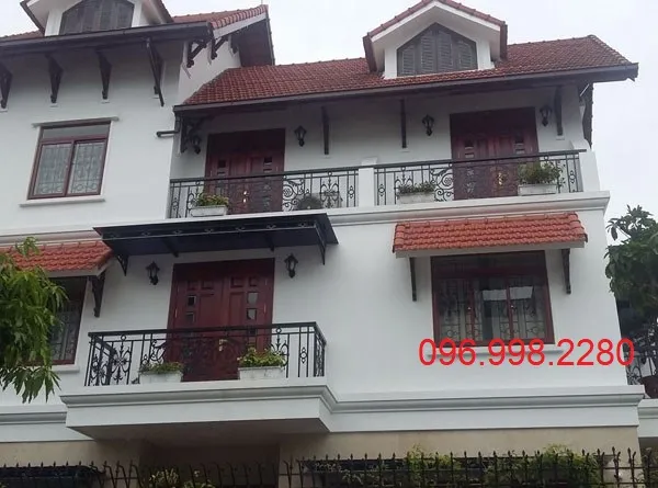 Mẫu lan can sắt mỹ thuật tròn vừa đảm bảo thẩm mỹ vừa an toàn