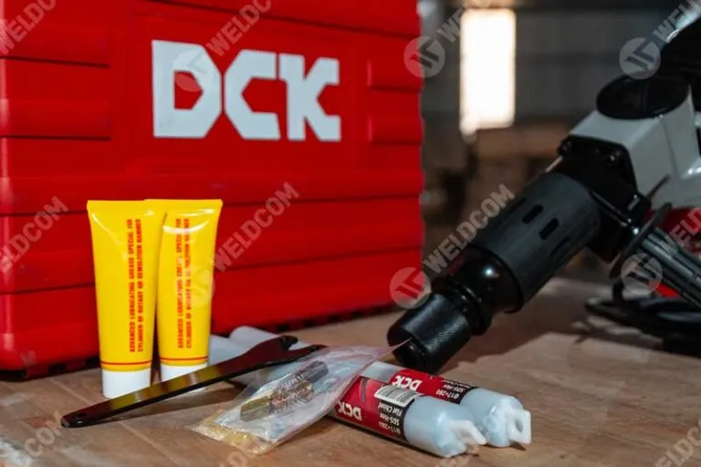 Phụ kiện đi kèm máy đục bê tông DCK KZG6S