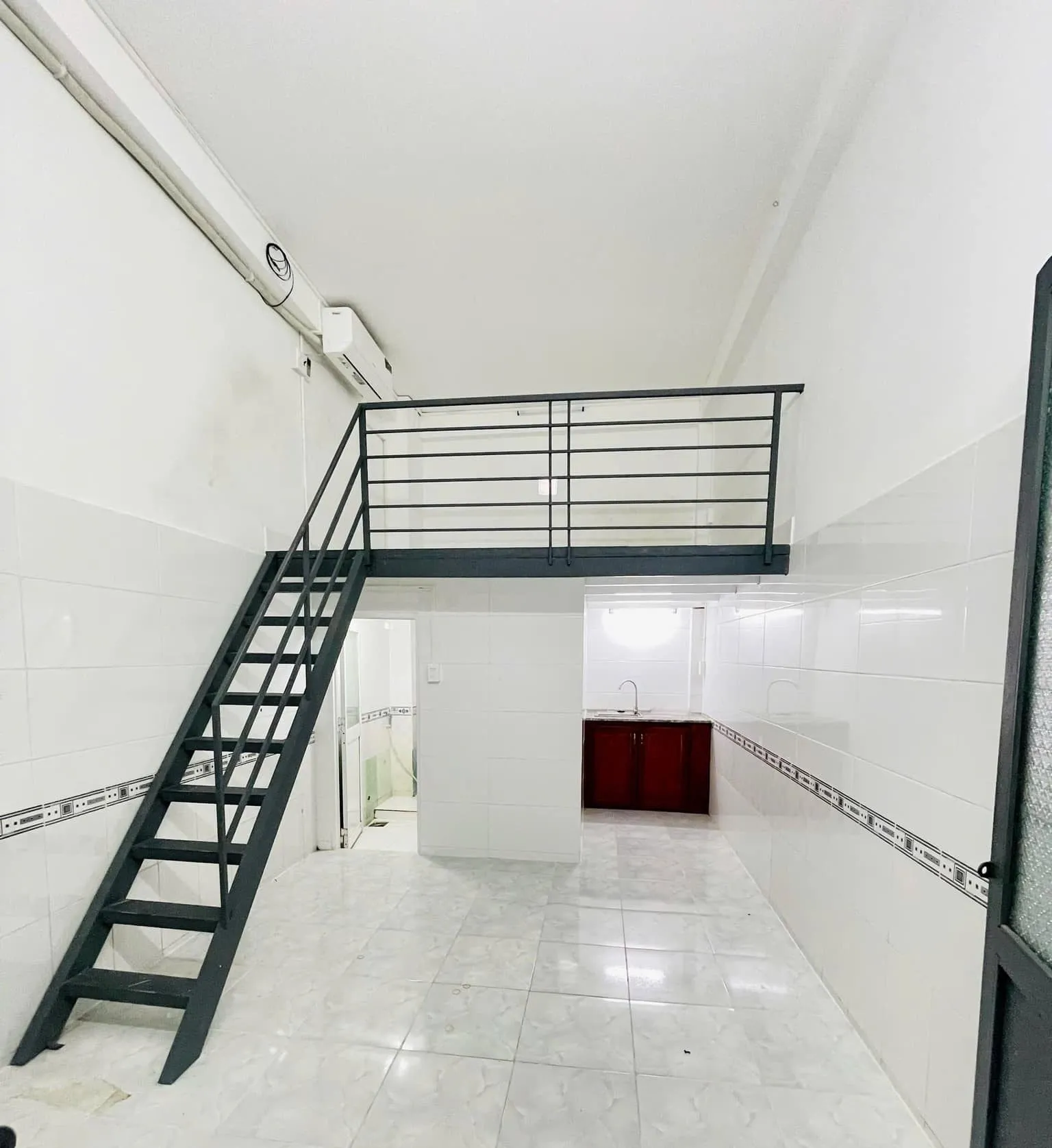Nội thất bên trong nhà cấp 4 diện tích nhỏ 20m2 có gác lửng