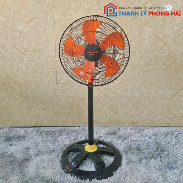 Hình ảnh một chiếc quạt đứng Senko 1m2 cũ
