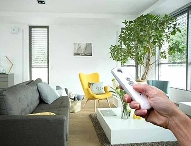 Màn cửa sổ tự động thông minh kết nối điện thoại