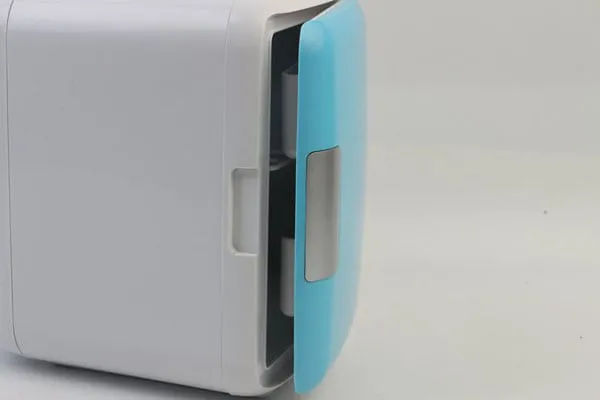 Tủ lạnh mini 4 lít, rất nhỏ gọn và giá siêu rẻ dưới 1 triệu đồng
