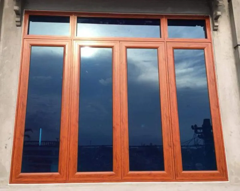 Cửa gỗ 4 cánh hiện đại màu trang nhã