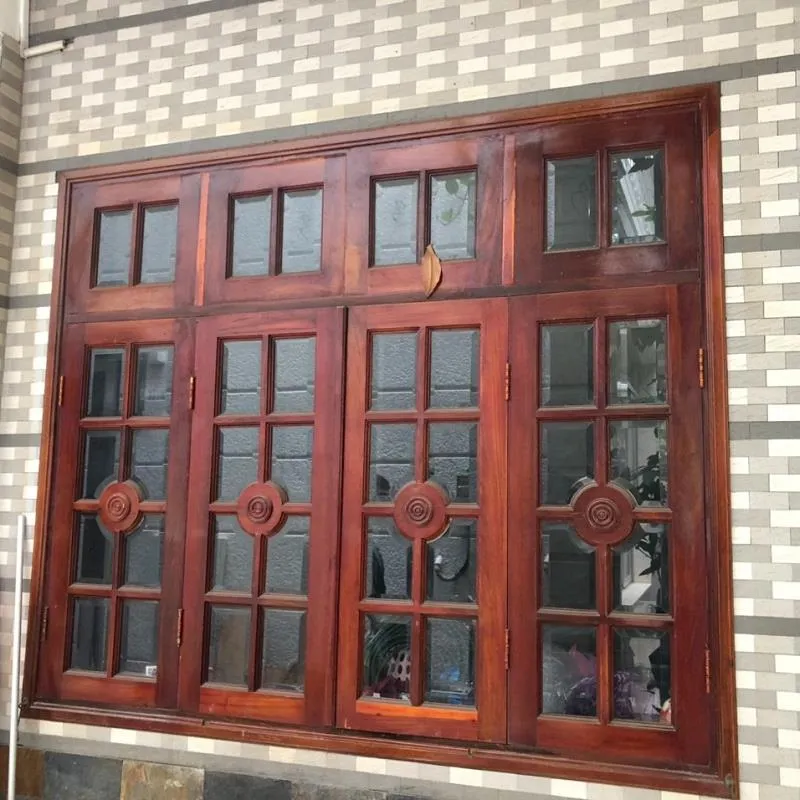 Mẫu cửa gỗ 4 cánh dạng gấp tiện lợi
