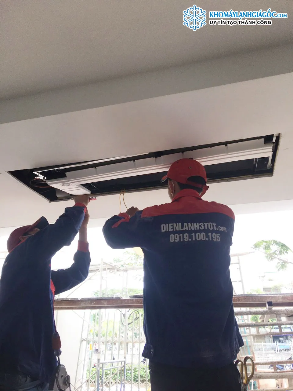 Lắp đặt máy lạnh tỉ mỉ, kỹ càng